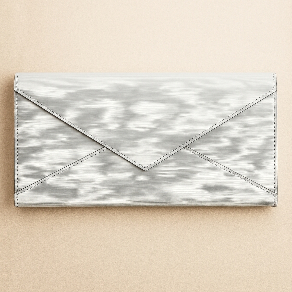 (354) BANANA REPUBLIC Leather Envelope Clutch